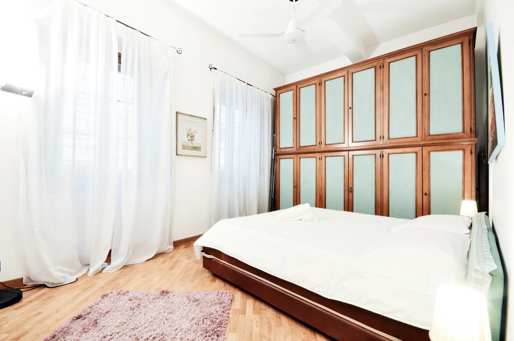 Uffizi Apartment 2 فلورنس الغرفة الصورة