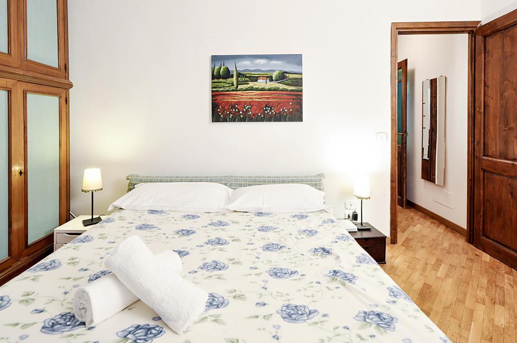 Uffizi Apartment 2 فلورنس الغرفة الصورة