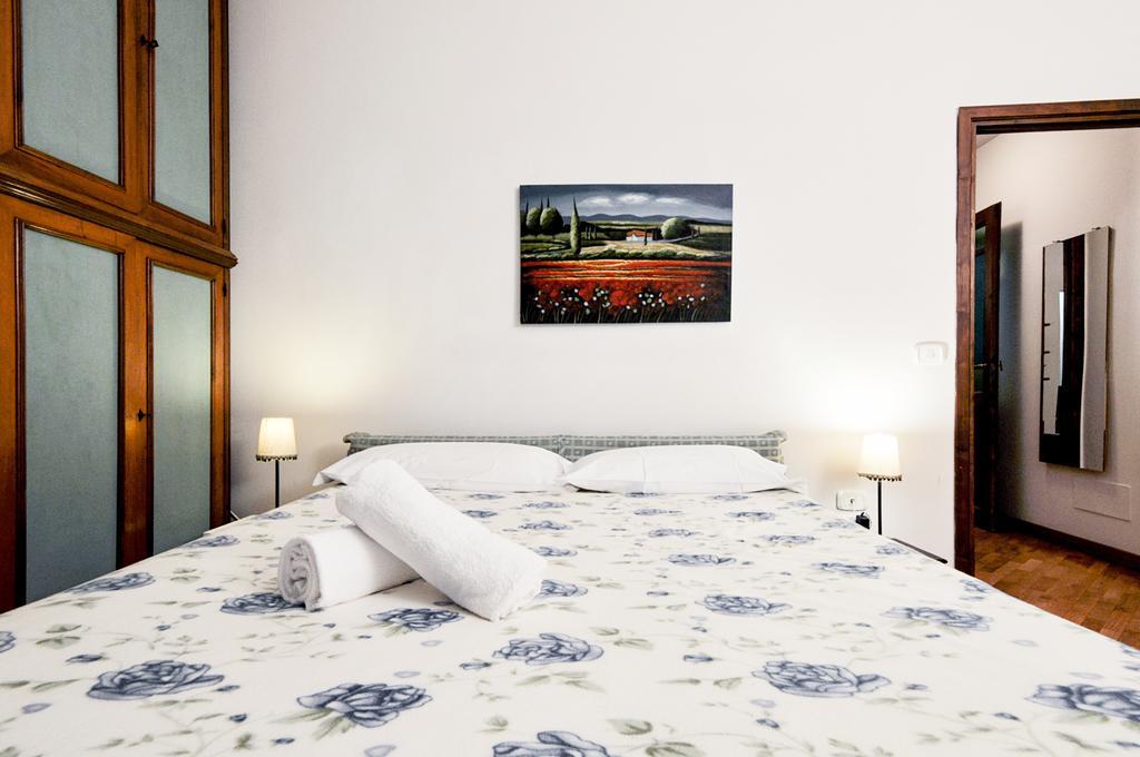 Uffizi Apartment 2 فلورنس الغرفة الصورة